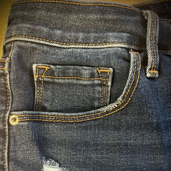 Old Navy denim Bermuda shorts - Picture 5 of 7